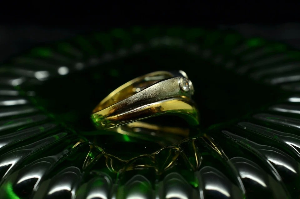 14K Yellow & White Gold 3 stone cz chevron design ring band size 3.5 - Image 2 of 4