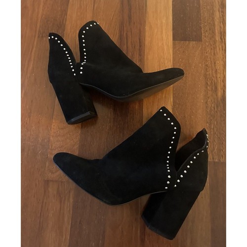 Steve Madden Bootie Rockstar Nieten schwarz Wildleder mandelförmige Spitze klobiger Absatz Größe 8,5