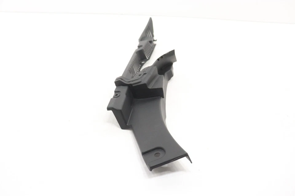 2018 - 2025 VOLVO XC60 FRONT RIGHT FENDER FORWARD LEDGE COVER PANEL OEM 32216110 - Image 2 of 4