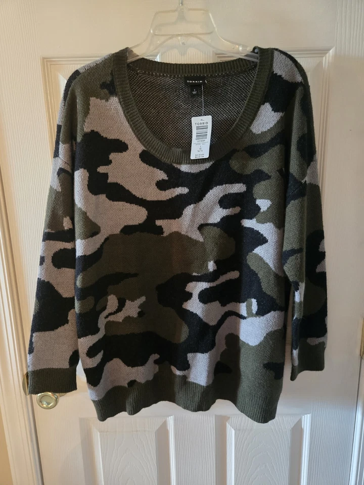 NUEVO Suéter Torrid Para Mujer Camuflado Jacquard Cuello Redondo Pullover/Talla Grande 1X Foto 4 de 4