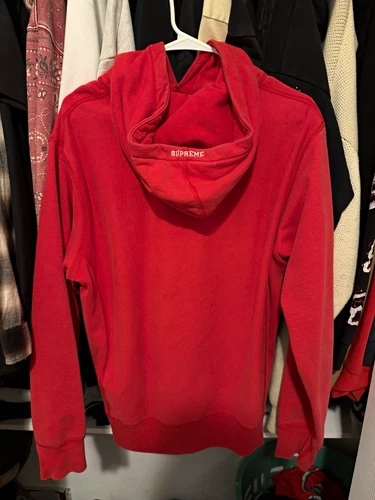 Supreme Men’s Red Pullover Hoodie S/M Solid Drawstring Logo Pouch Pocket - product listing photo
