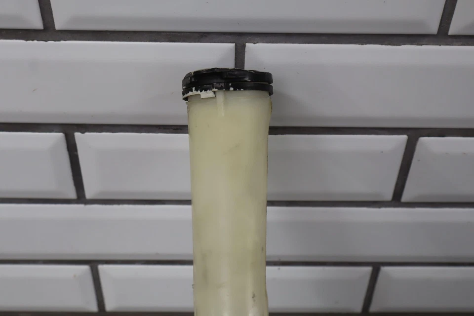 91 Mitsubishi 3000GT VR4 OEM botella/bomba/sensor lavadora parabrisas Foto 2 de 4