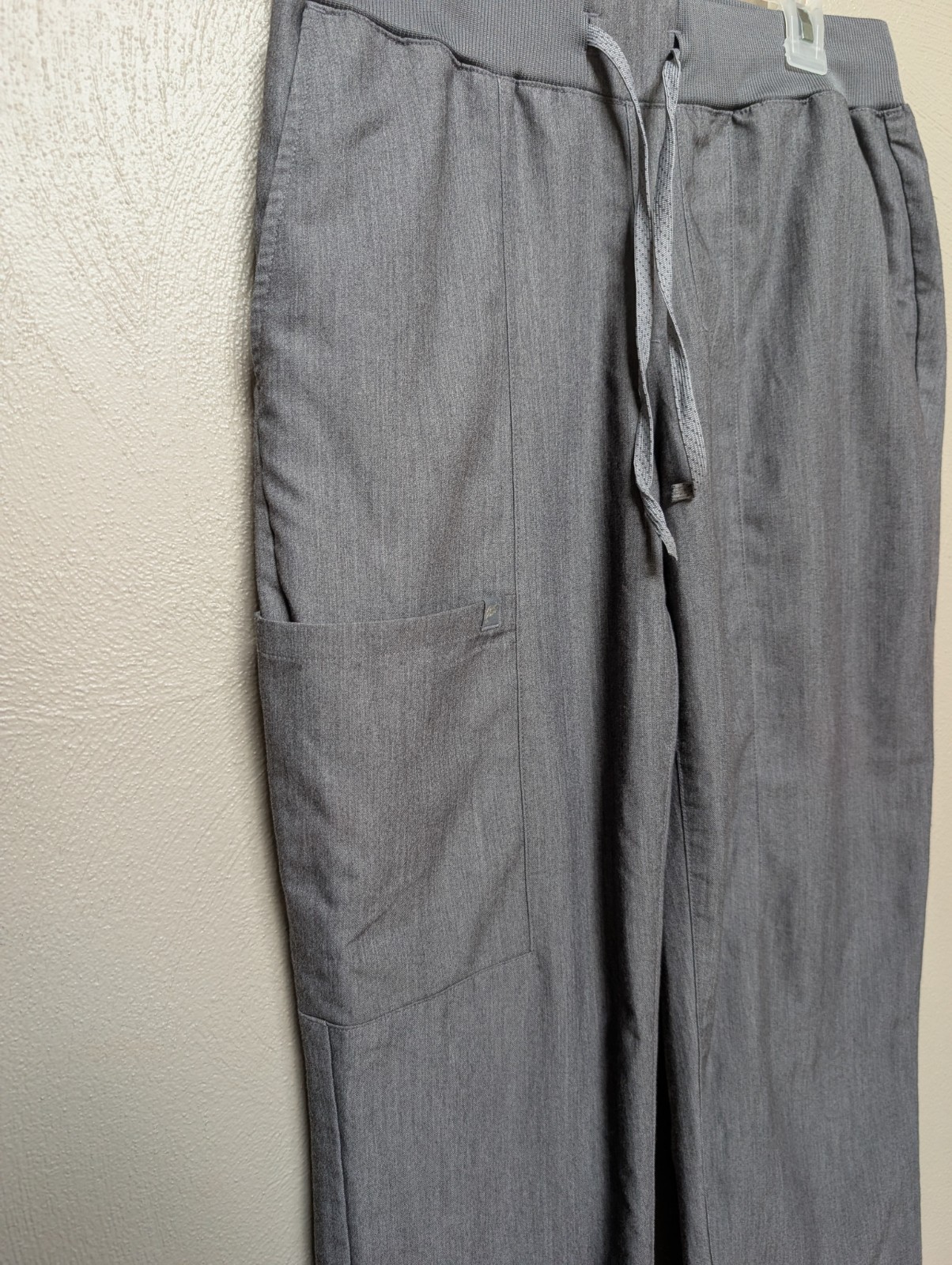 Fabletics Feel Good Performance Women's Scrub Pan… - image 4