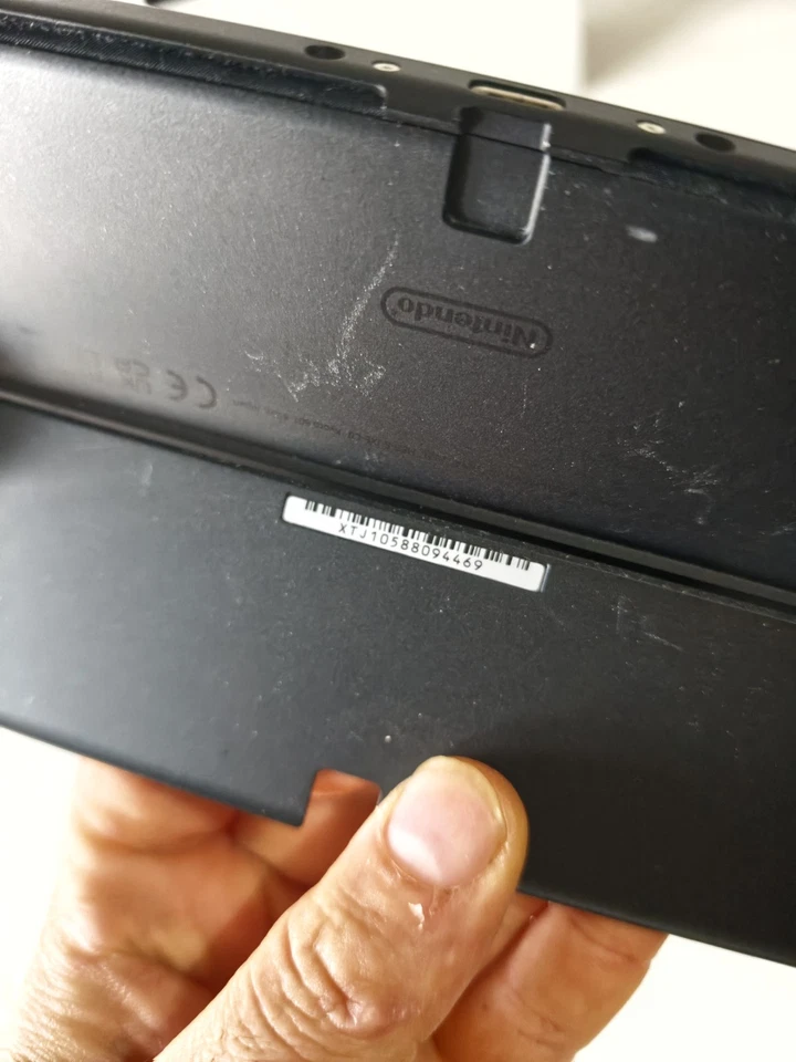 Nintendo Switch OLED, foto 3 di 3