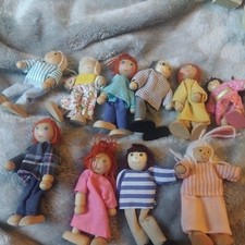 Wagoog Wooden Doll House Dolls, Happy Family Dolls  x 13