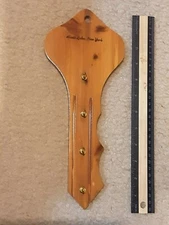 VINTAGE BLACK LAKE NEW YORK 4 HOOK WOODEN KEY SHAPED WALL MOUNTED KEY HOLDER 