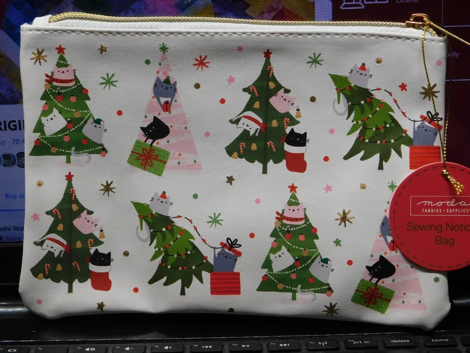 Glam Zippered Bags for Sewing/Quilting Notions/Makeup/First Aide - Image 3 of 4