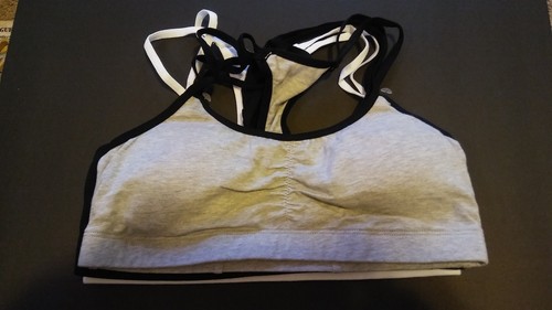 FRUIT OF THE LOOM SPORTS BRA SIZE 36 NWOT 3 in lot - Afbeelding 1 van 4