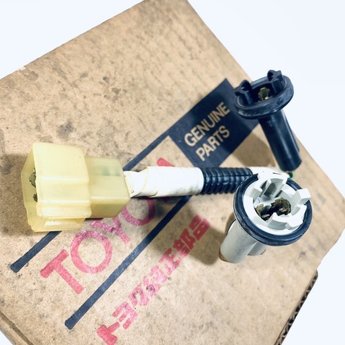 Genuine Lamp Assy Parking & Clearance RH TOYOTA CORONA RT132 TT132 NOS JAPAN - Picture 10 of 10