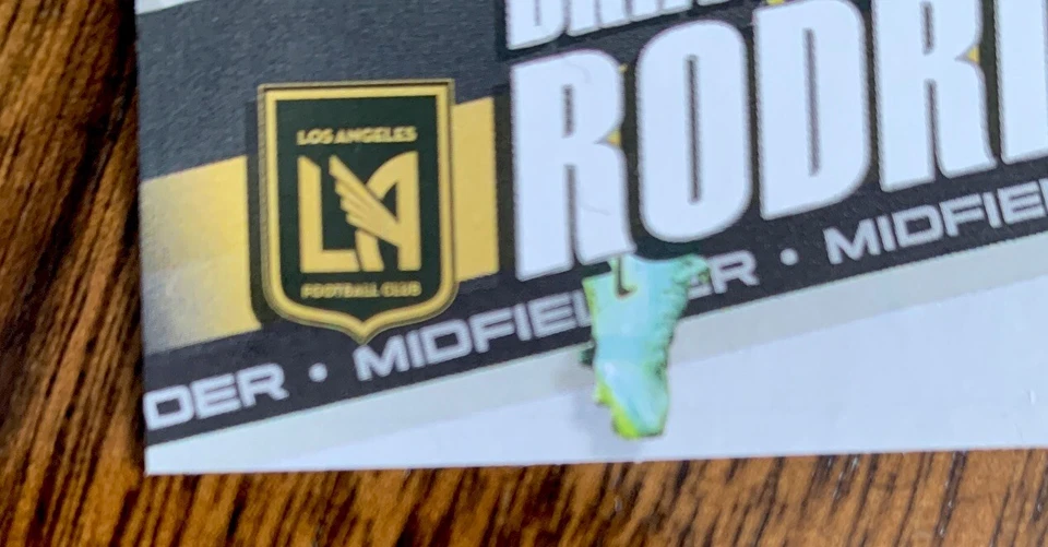 2022 MLS Topps Chrome #156 Brian Rodriguez - LAFC - Cracked ice - Man. Defect - Image 3 of 3