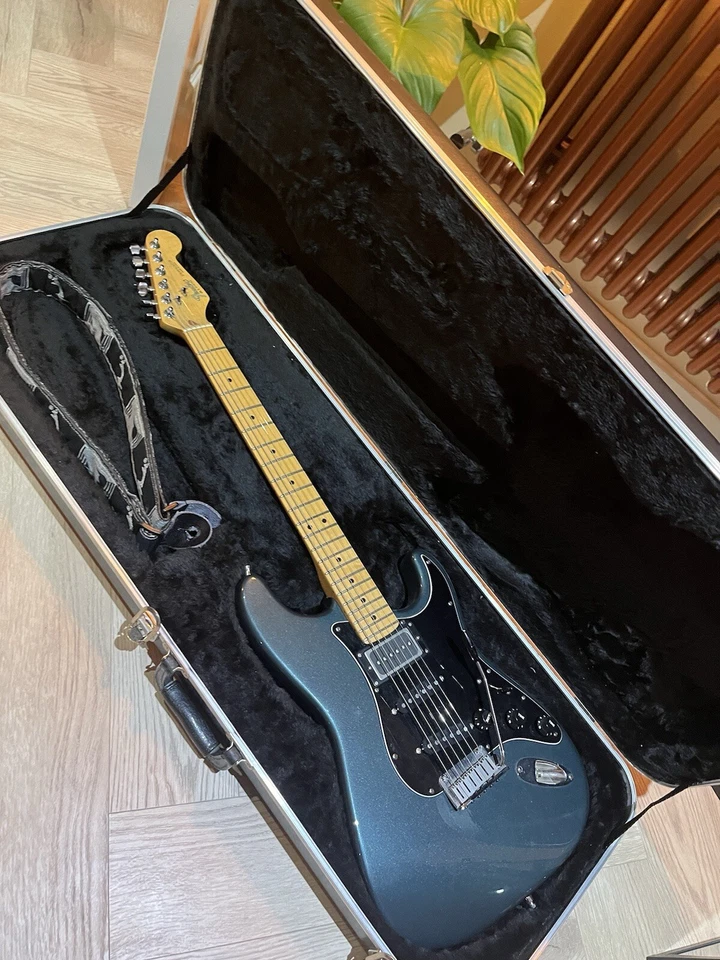 Fender Stratocaster Electric Guitar - MIM, photo 4 of 5