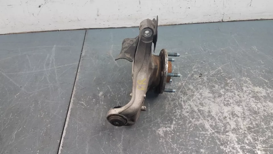 2017 雪佛兰 Corvette C7 Z06 右前轮毂关节 #5861 D6 — 第 3/4 张图片