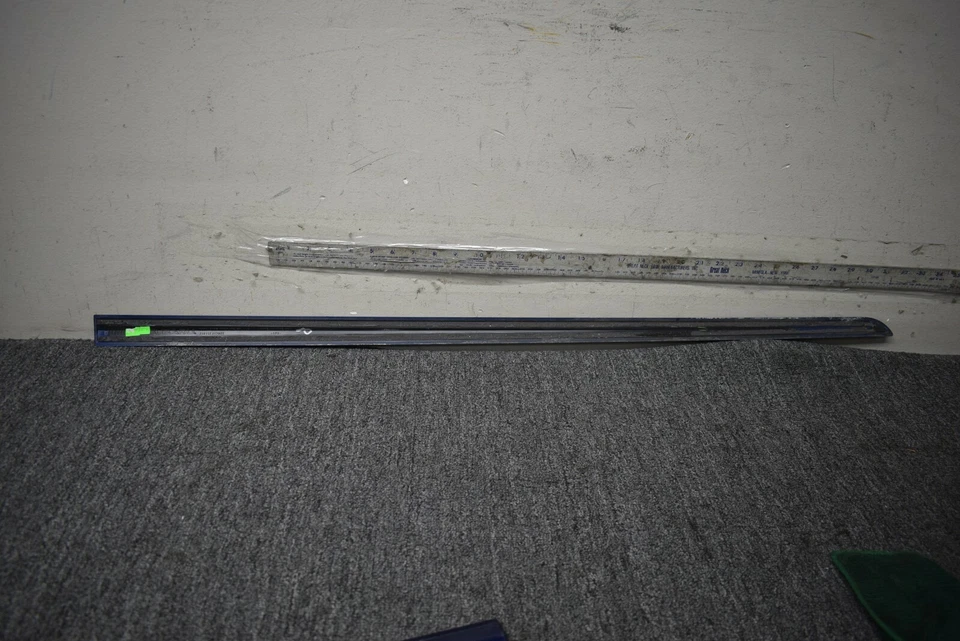SUBARU WRX 2015-2016 CARROCERÍA MOLDURA LATERAL FÁBRICA OEM Foto 4 de 4