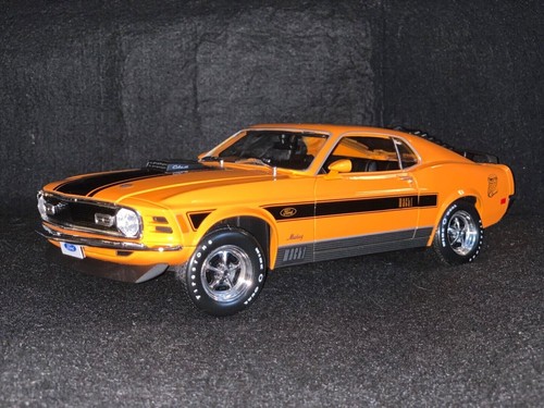 Maisto 1:18 Scale 1970 Ford Mustang Mach 1 Twister Special Diecast | Orange - Picture 2 of 7