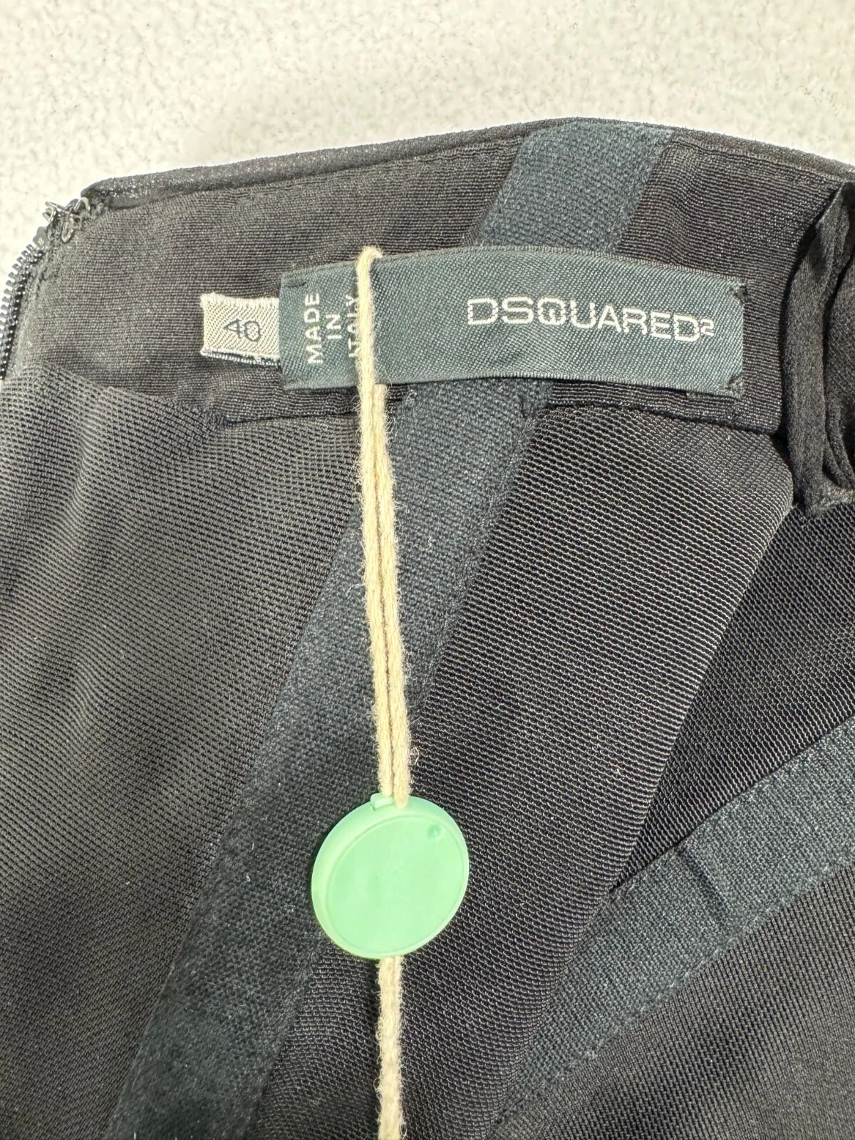 Abito monospalla A I 2010 Dsquared2 Runway pelle nera impreziosito da cristalli