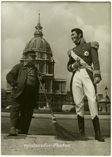 Jean-Claude Pascal and a Parisian street sweeper, Original-Photo from 1959