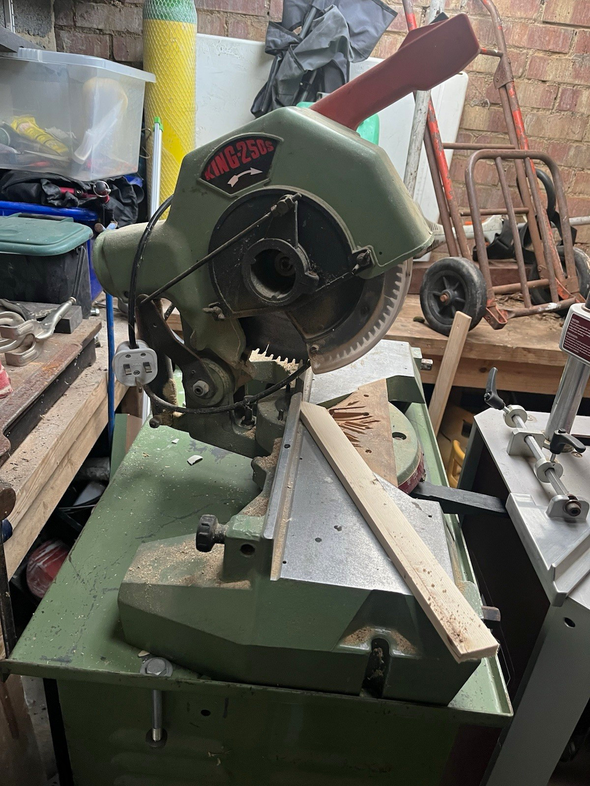 King 250s 유선 전기 복합톱, 250mm 날, 녹색 MGC250S