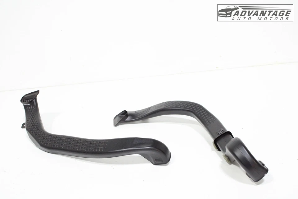 2019-2025 CHEVROLET BLAZER DASH DASHBOARD RIGHT SIDE UPPER AIR OUTLET DUCT OEM - Image 3 of 4