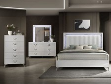 Set comodino specchio comò letto queen size testiera luce led moderno 4 pezzi bianco