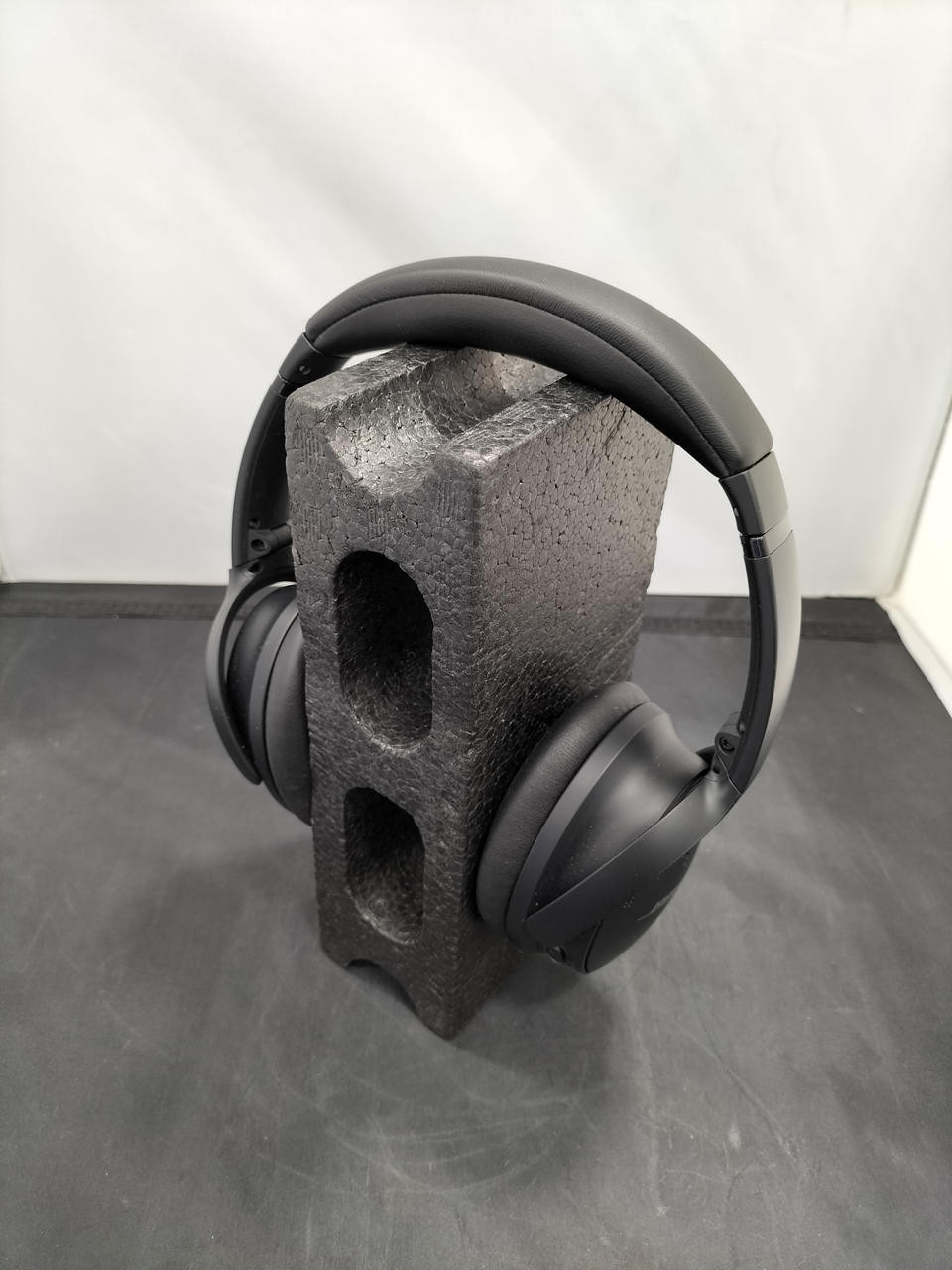 BOSE QC45 Wireless Noise-Cancelling Headphones from Japan