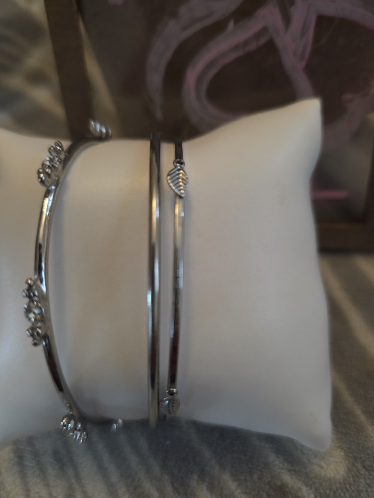 Silver Tone Stackable Bangle Bracelet Set Floral … - image 1