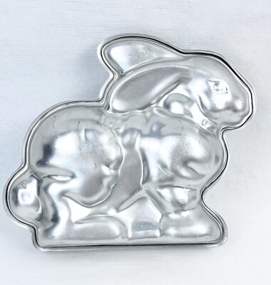 VINTAGE 3-D EASTER BUNNY RABBIT 2 PC CAKE PAN CHOCOLATE MOLD ALUMINUM 8X9.5X3.25