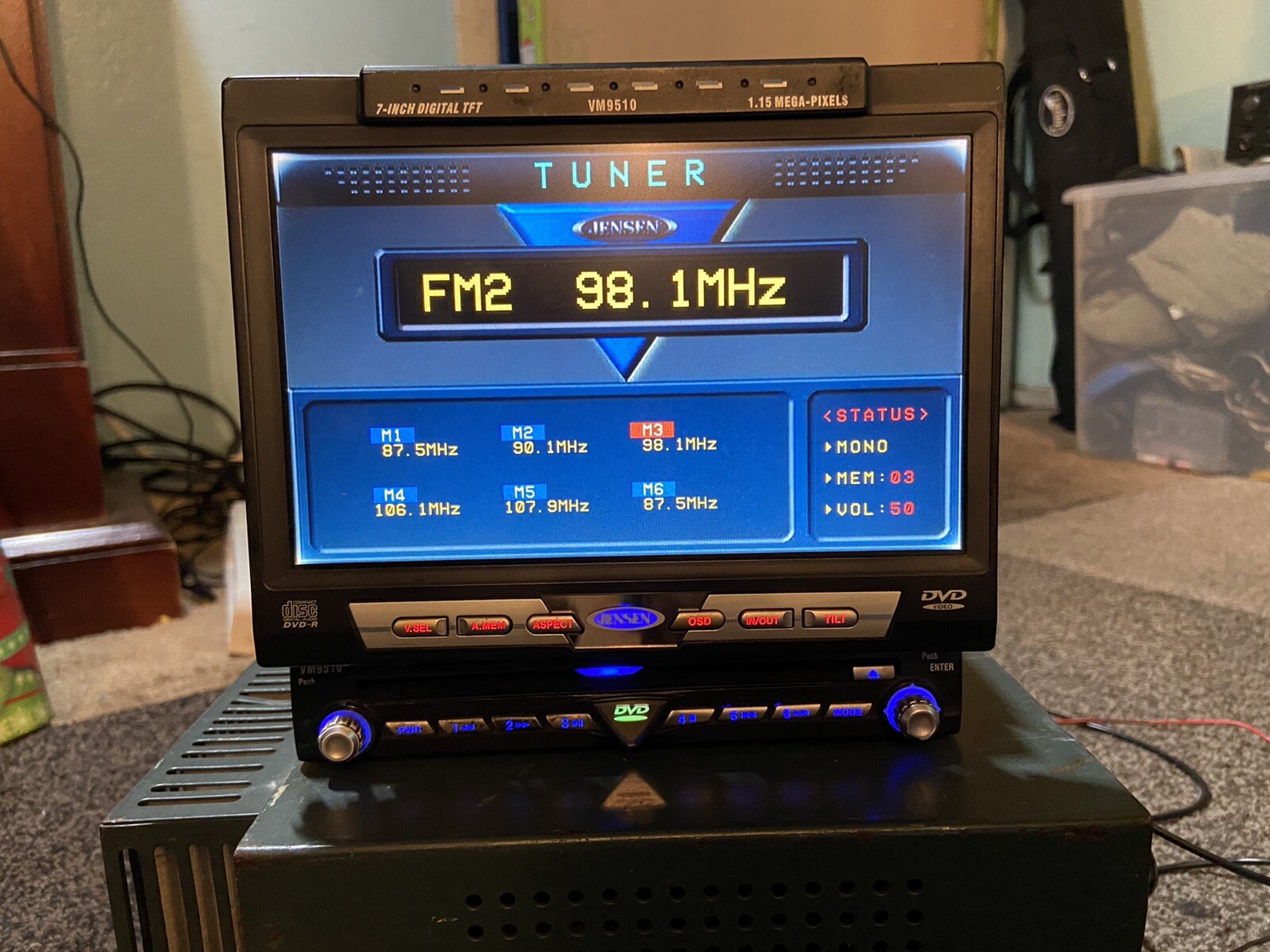 jensen VM9510 Motorized In-Dash 7&rdquo; LCD with DVD 
