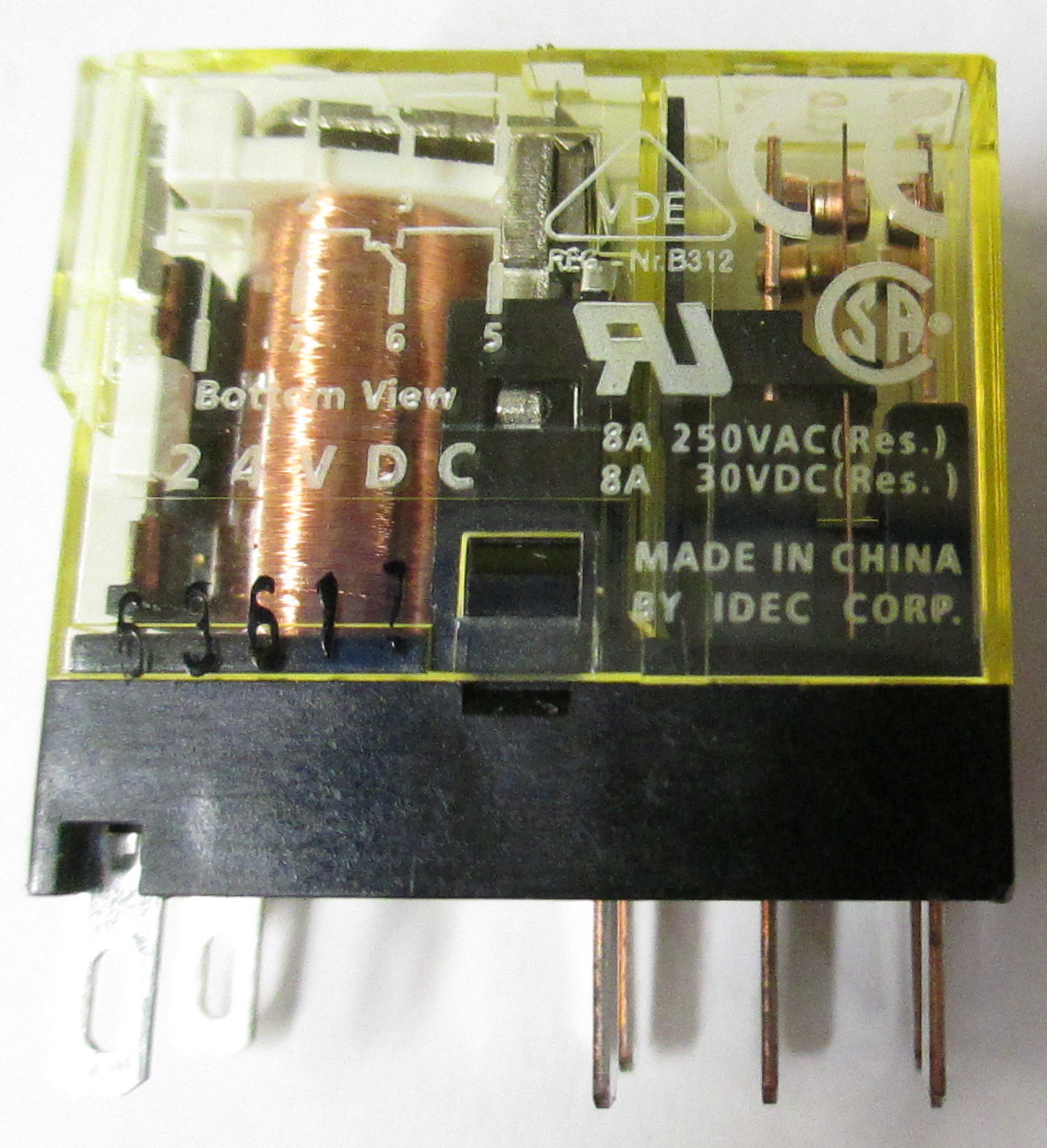 IDEC RJ2S-CLD D24 Ice Cube Relay