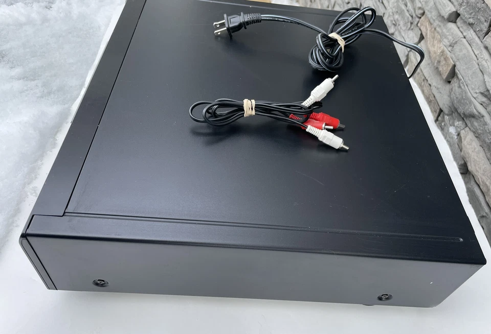 Sony CDP-CE215 CD Changer 5 Disc Carousel VTG Audiophile No Remote - Image 4 of 4