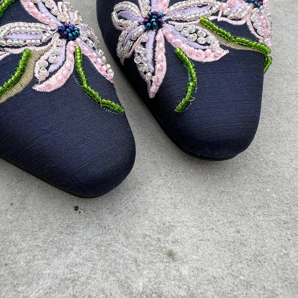 Jimmy Choo | Puntera puntiaguda con cuentas detalle floral azul delicado denim planos (37) Foto 4 de 4