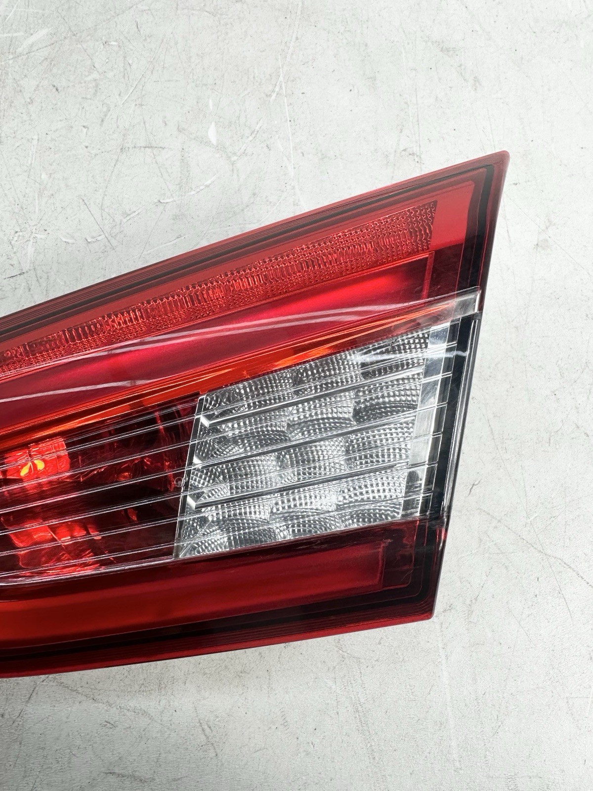 2014-2019 MASERATI GHIBLI SQ4 REAR RIGHT PASSENGER SIDE INNER TAILLIGHT OEM