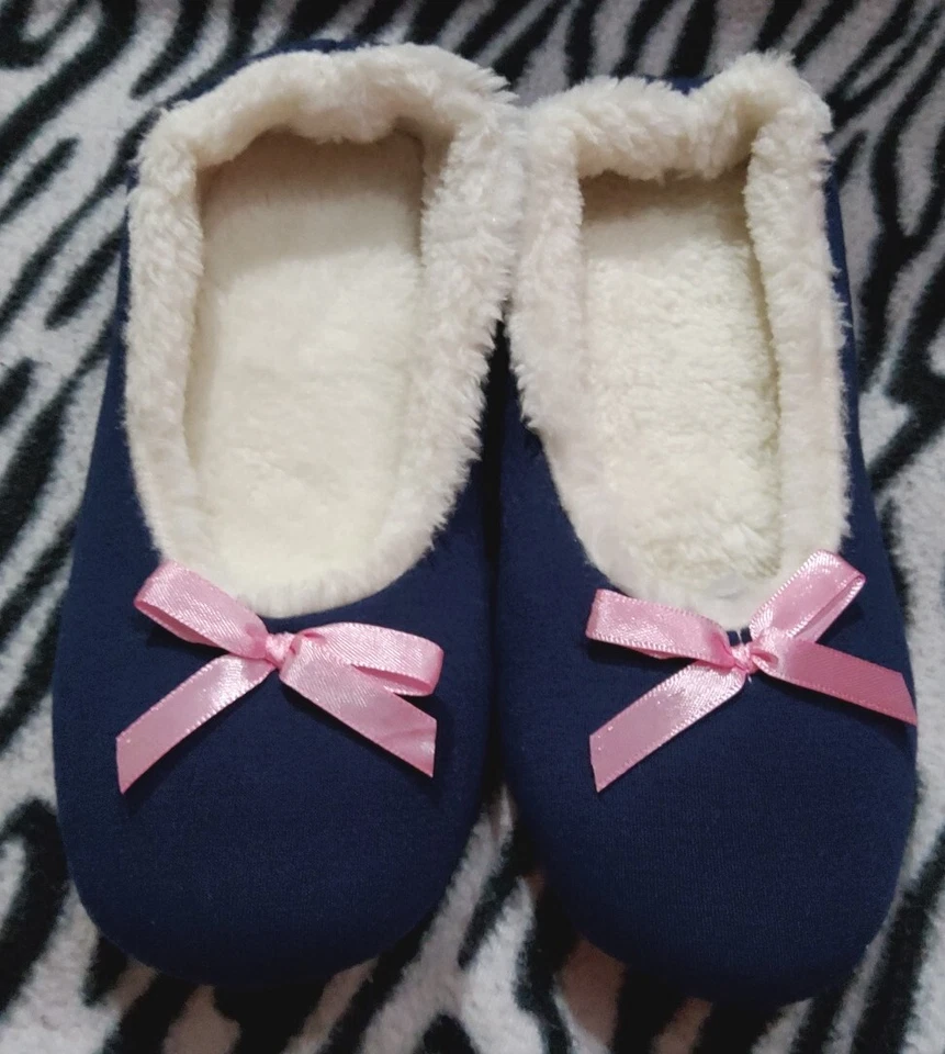 S (5/6) festive bow slipper Bed Shoes Navy ballerina type  by Avon. New - Image 2 of 4