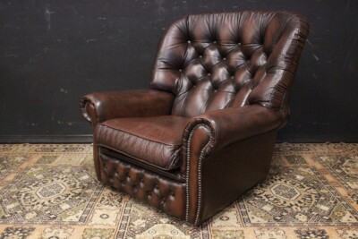 Poltrona Chesterfield Chester bergere pelle marrone cioccolata