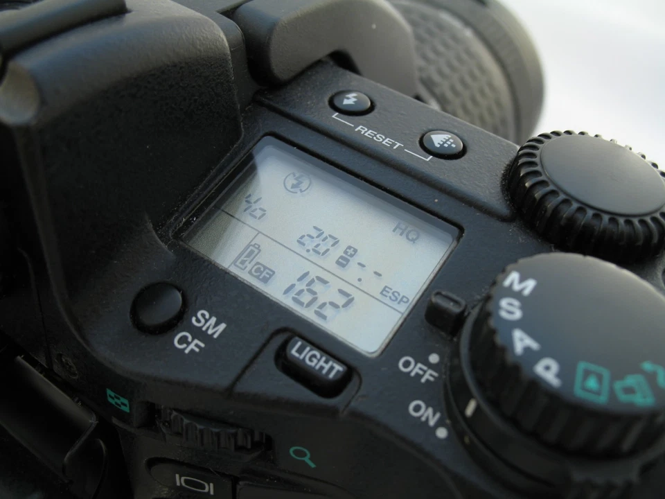 Olympus Camedia E-20P Digital SLR Camera 5MP CCD - See photos/full description - Image 3 of 4