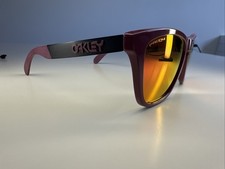 Oakley Frogskin Mix OO9428-0555 Matte Black Maroon/Ruby Prizm 433