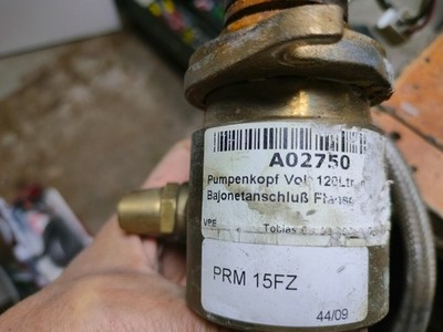 Diverse Hydraulikkomponenten einer La Cimbali M2 Barsystem