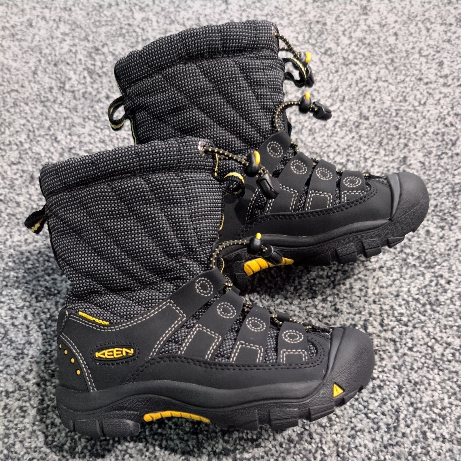 Keen little kid 12 STIVALI Shellback Impermeabili Primaloft 200 Isolato Neve Nero