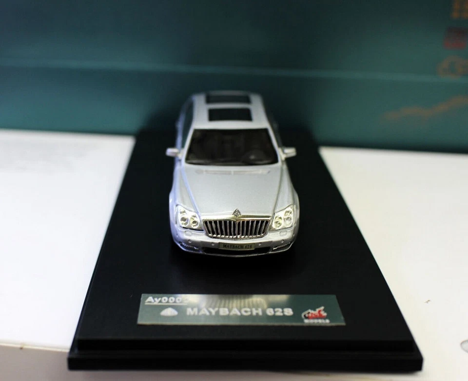 1/43 Scale Maybach 62S Silver Diecast Car Model Toy Collection Gift NIB - Image 3 of 4