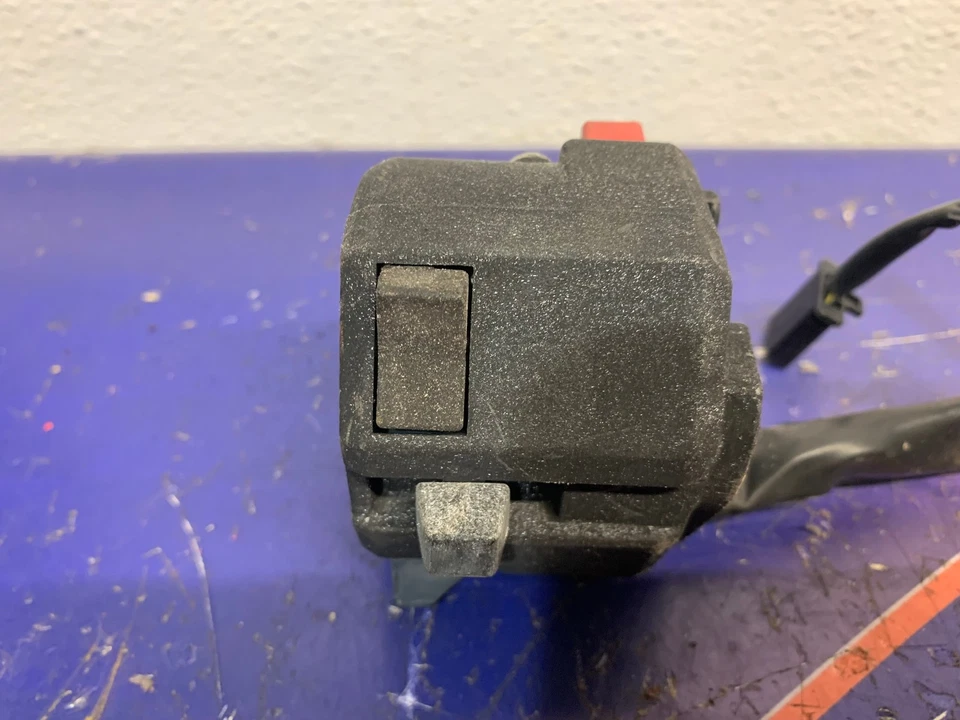 OEM Kawasaki Left Handlebar Switch Ninja 750R  ZX-7R  ZX-10   87-92  46091-1561 - Image 2 of 2