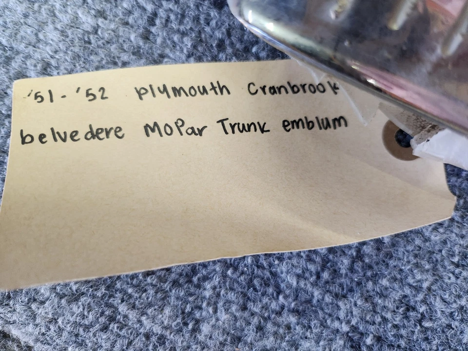 1951 1952 Plymouth Cranbrook Belvedere Mopar Trunk Emblem Foto 3 de 4