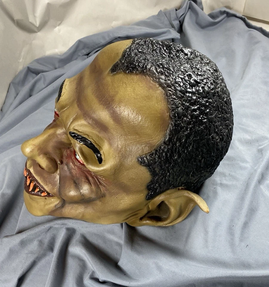 Máscara de látex de tamaño natural para vampiro Barack Obama Foto 2 de 4