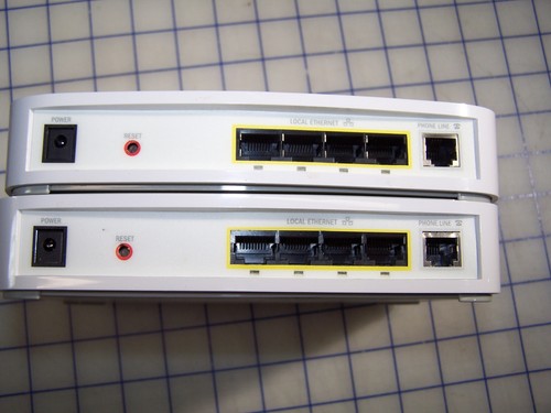 2 AT&T 2Wire 2701HG DSL Wireless Gateway Modem Router WiFi w/1 Power Supply - Picture 8 of 8