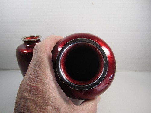 2 Red Japanese Cloisonne Vases 1 With Blossoms 7" Tall & 1 With Bambo 5" Tall - Picture 4 of 9