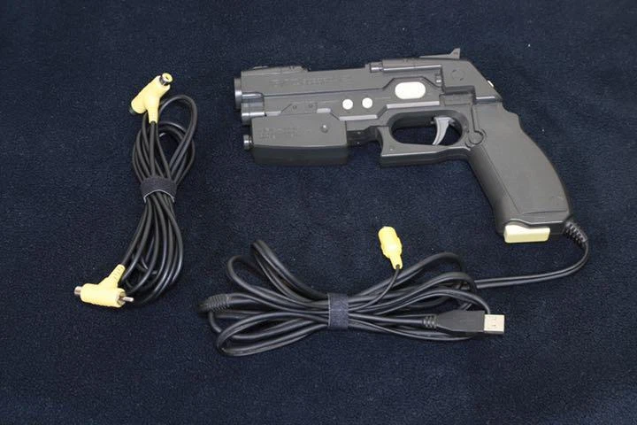 PS2 GUNCON 2 Gun Controller & Cable Work for CRT TV Only Namco Playstation 2 - Image 4 of 4