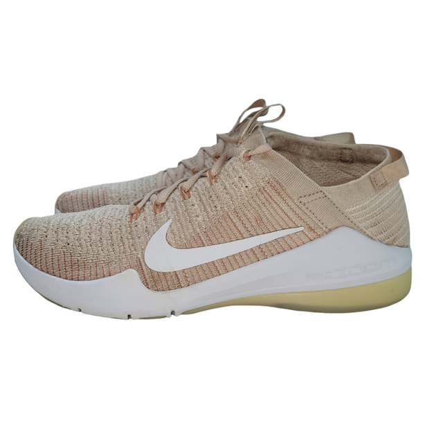 nike beige flyknit