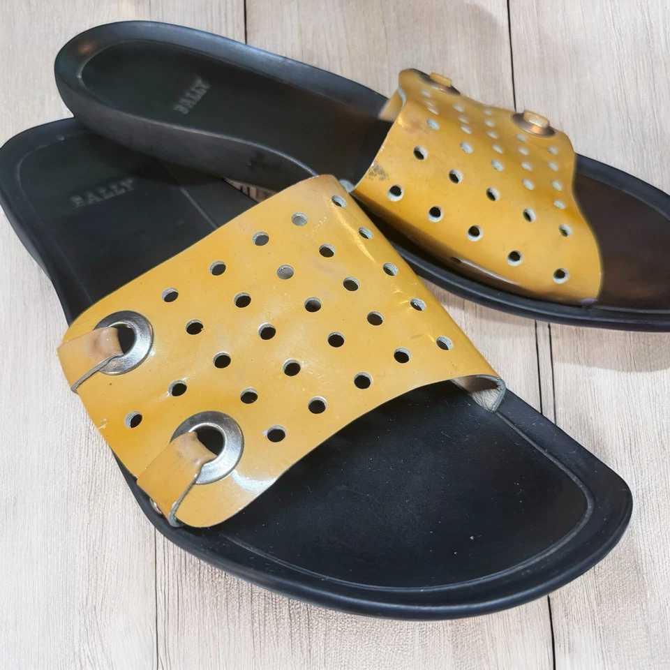 Sandalias Bally para mujer de cuero dorado sin cordones talla 8 medianas auténticas Foto 4 de 4