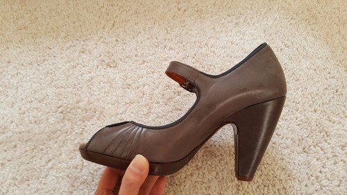New Chie Mihara Peep-Toe Pumps, Taupe, Size 36 1/2 - Picture 7 of 10