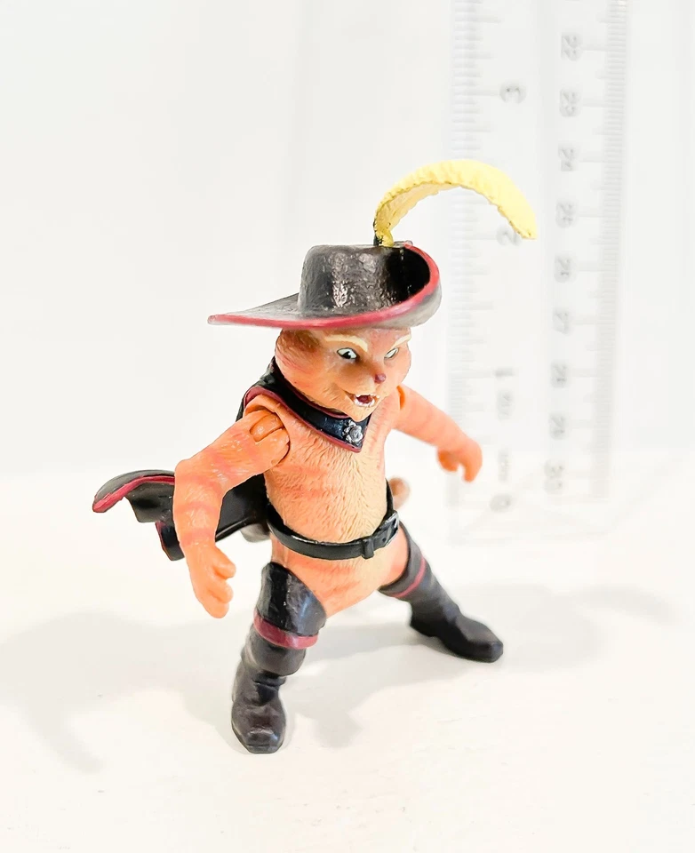 Shrek 2 Puss In Boots Action Figure Toy - Arm Articulation - Image 3 of 3