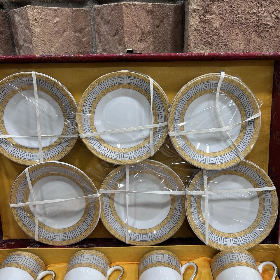 Juego de 12 tazas y trenzas de café turco porcelana y oro 24 Foto 3 de 4