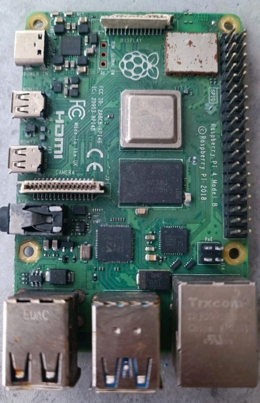 Single-board computer Raspberry Pi 4 Model B, ARM Cortex-A72, Wi-Fi, Bluetooth.